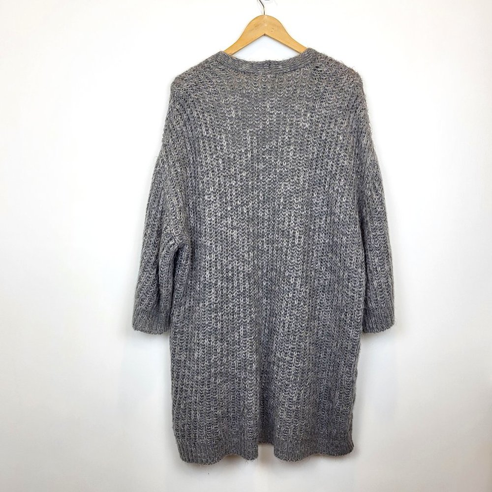 Kimchi Blue Metallic Gray Silver Open Front Long Sweater, Size Medium, GUC - Picture 2 of 9